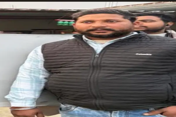 शिवबाबा के पास बुलेट-ई-रिक्शा की भिड़ंत, एक युवक की मौत, दो गंभीर घायल